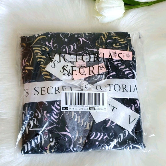 VICTORIA'S SECRET FLANNEL PJ SIZE M - Picture 2 of 5